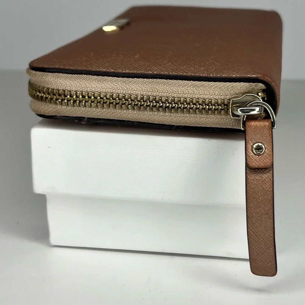 🩷Kate Spade Rose Gold Zip‎ Around Long Wallet🩷